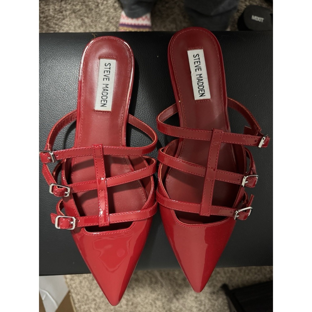 STEVE MADDEN SHATTER Mules Red Patent New 8.5 Pointed Toe Scrappy Buckles